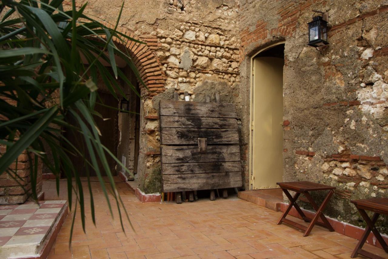 La Locanda D'Arte Santo Stefano di Camastra Exteriör bild